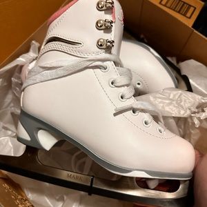NEW Jackson Ultima SoftSkate figure skates sz 1 NIB